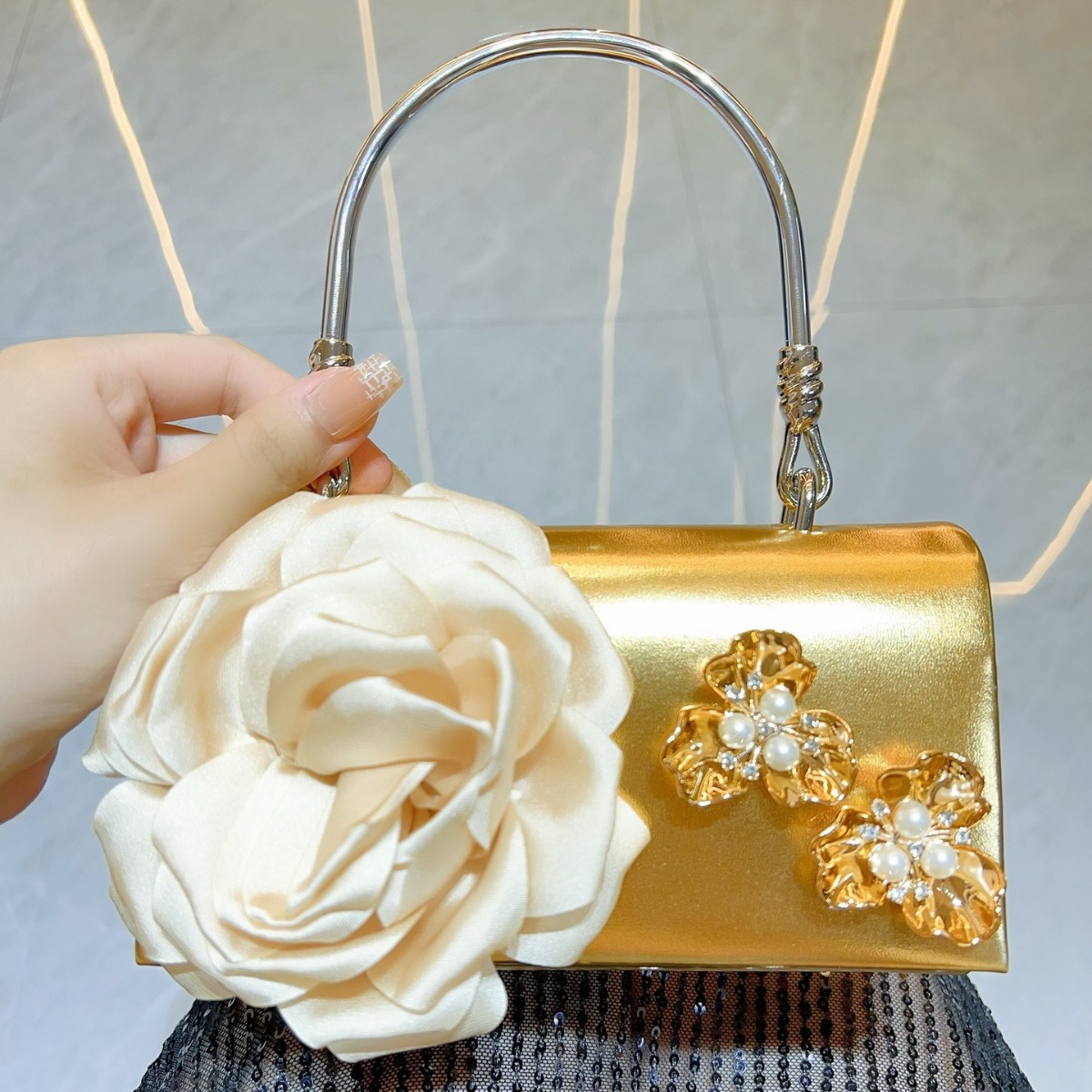 Luxury Gold 3D Flower Clutch B - Luxury Bags Gold ulasan dan harga